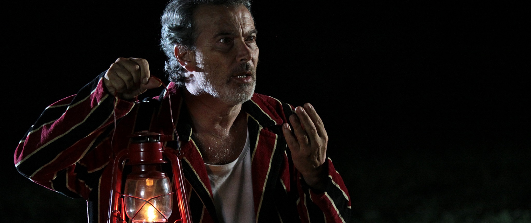 IL POTERE DELL'ORO ROSSO_STILL 2